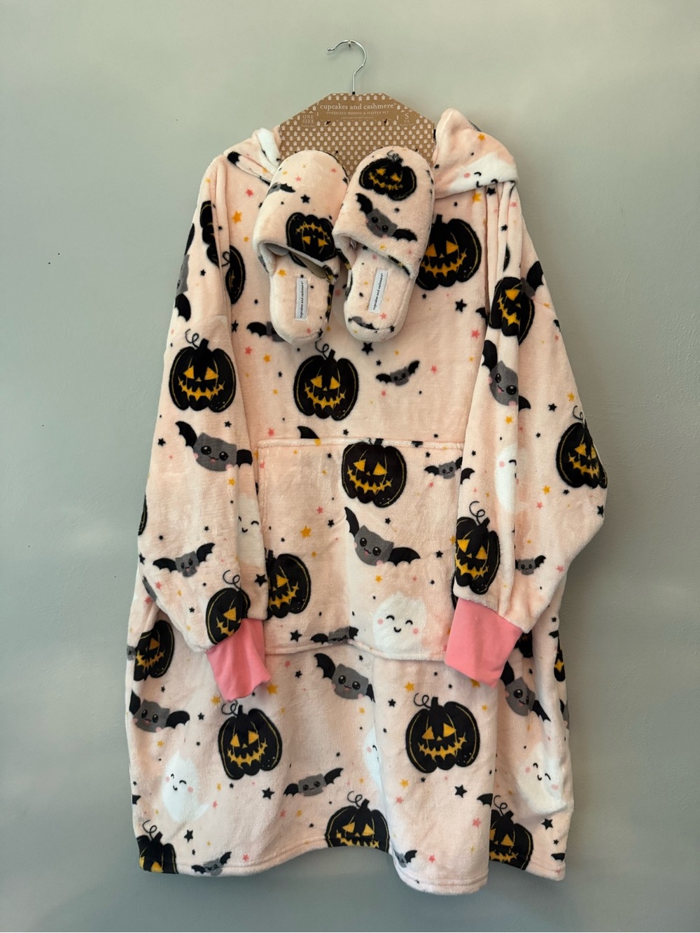 Cupcakes & Cashmere Pink Hooded Wearable Blanket/Slippers Set